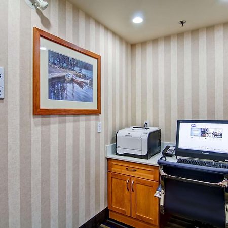 Hampton Inn By Hilton Kamloops Zewnętrze zdjęcie