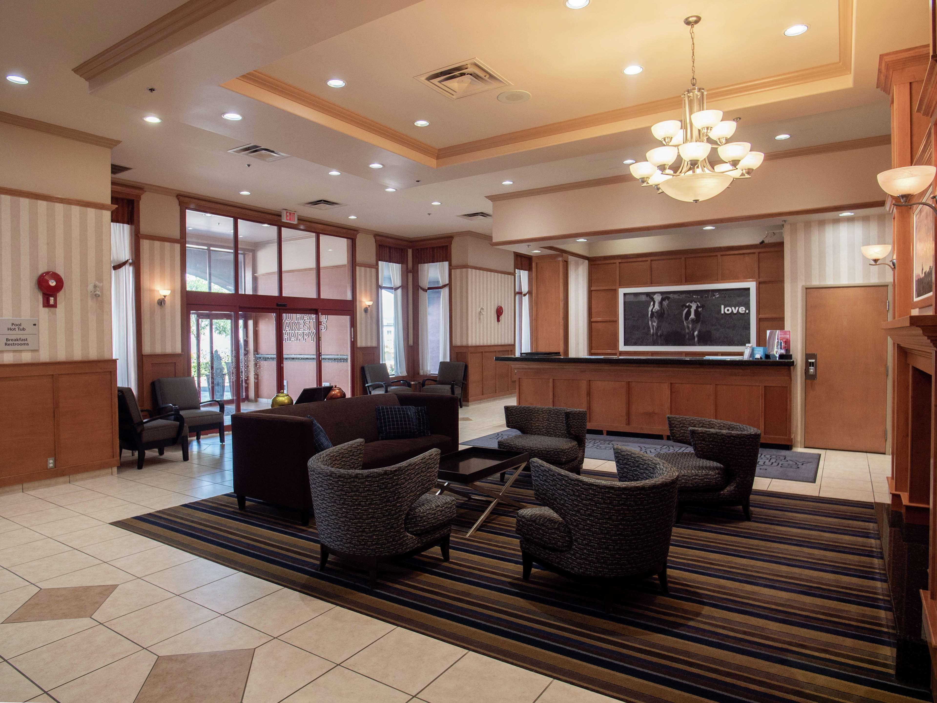 Hampton Inn By Hilton Kamloops Zewnętrze zdjęcie