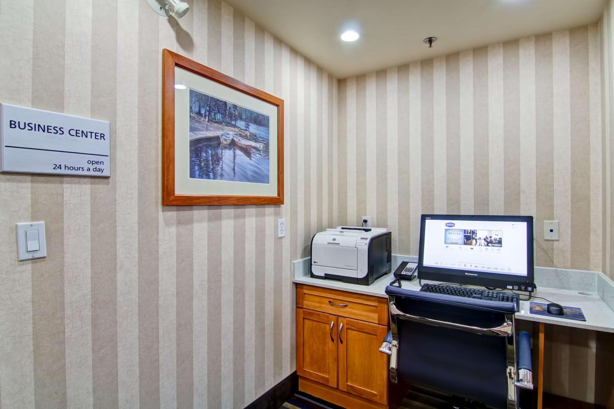 Hampton Inn By Hilton Kamloops Zewnętrze zdjęcie
