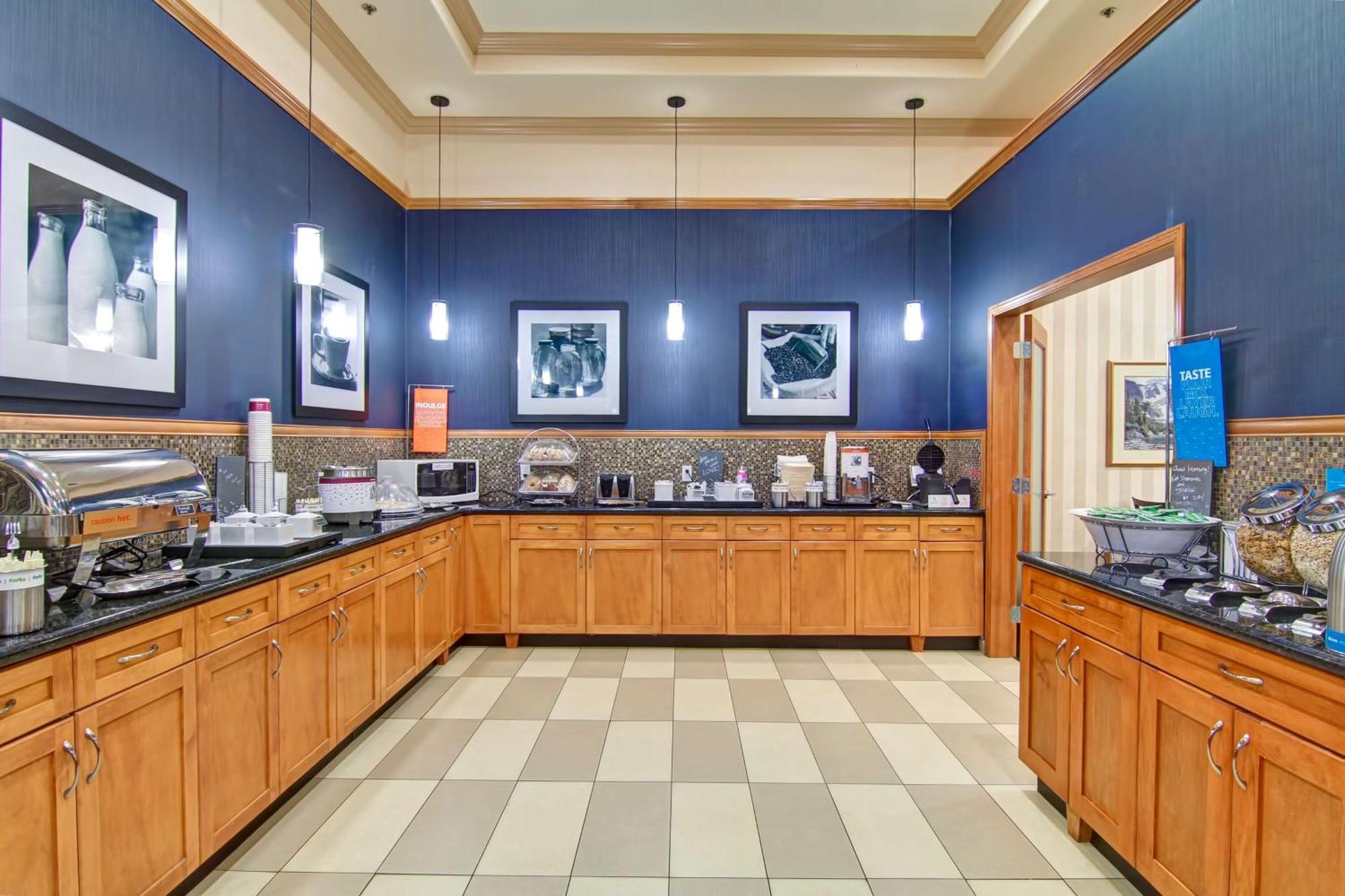 Hampton Inn By Hilton Kamloops Zewnętrze zdjęcie